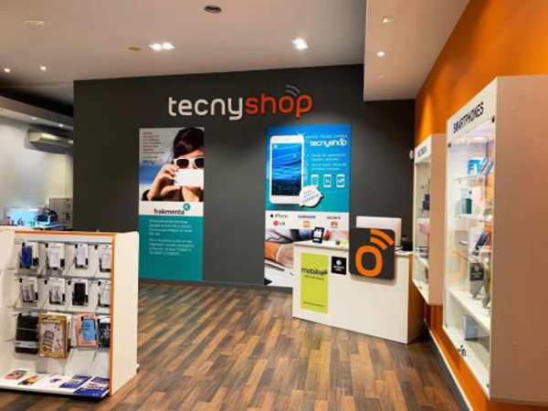 Valdepeñas se suma a la red de tiendas de la franquicia de telefonía Tecnyshop