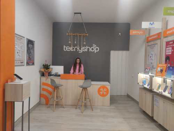 TECNYSHOP ALFARO ABRE SUS PUERTA AL PÚBLICO