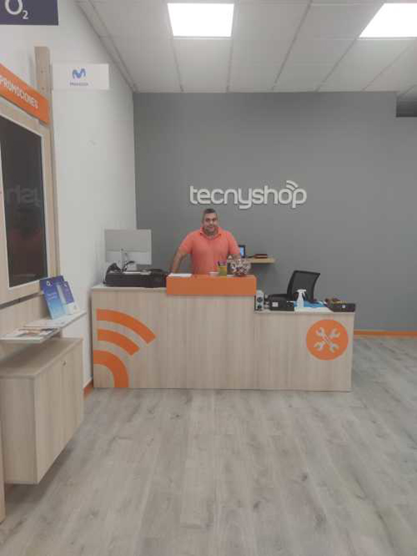 Santurtzi inaugura un nuevo punto Tecnyshop y abre sus puertas al público.