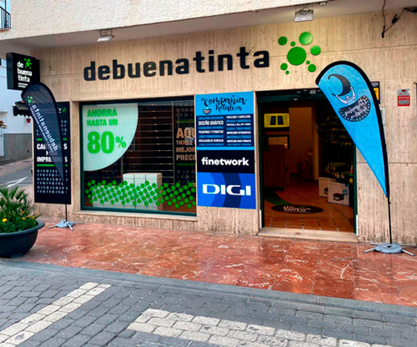 Debuenatinta abre una nueva tienda en Estepona