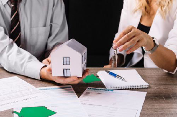 EMPRENDE CON ÉXITO JUNTO A OUTLET DE VIVIENDAS