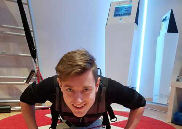 Equipo inalambrico de electrofitness totamente gratis para tres personas ampliable a diez con franquicia Corpo10