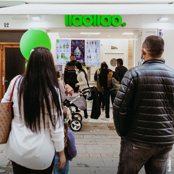 llaollao apoya la recuperación de la restauración en Ibiza con una nueva yogurtería