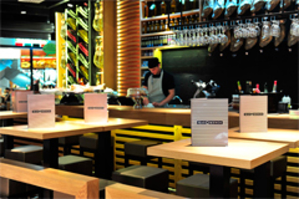 La franquicia MasQMenos aterriza en Barajas con dos restaurantes