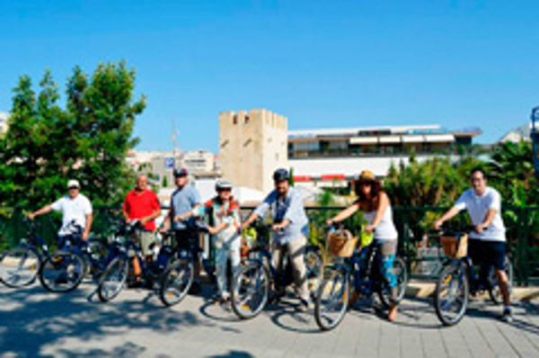 La red de franquicias Abat lleva las bicis eléctricas a las Rutas Turísticas