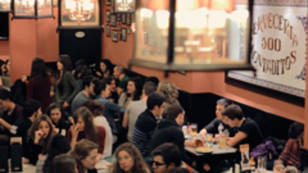 La red de franquicias 100 Montaditos rompe la barrera del euro