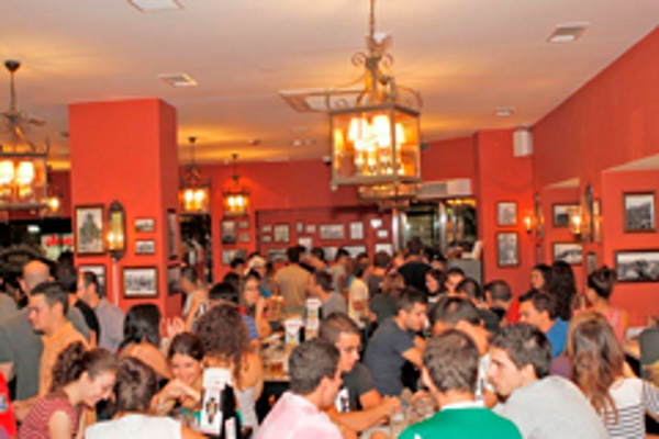 La franquicia 100 Montaditos inaugura hoy un nuevo restaurante en Granollers