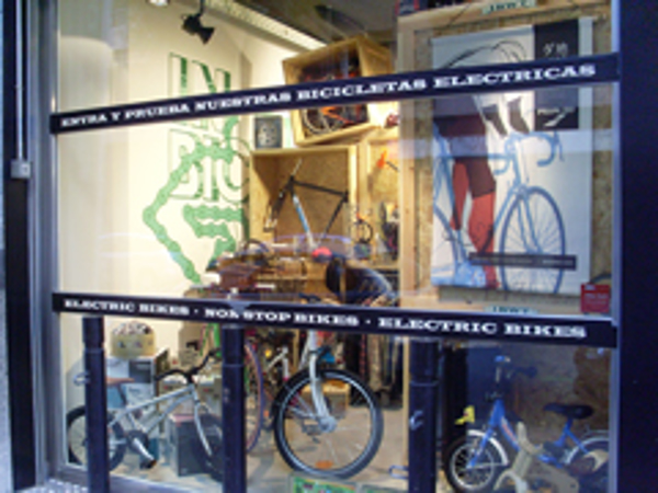 La franquicia In Bicycle We Trust con la Asociación de Padres de Niños con Cáncer de Aragón