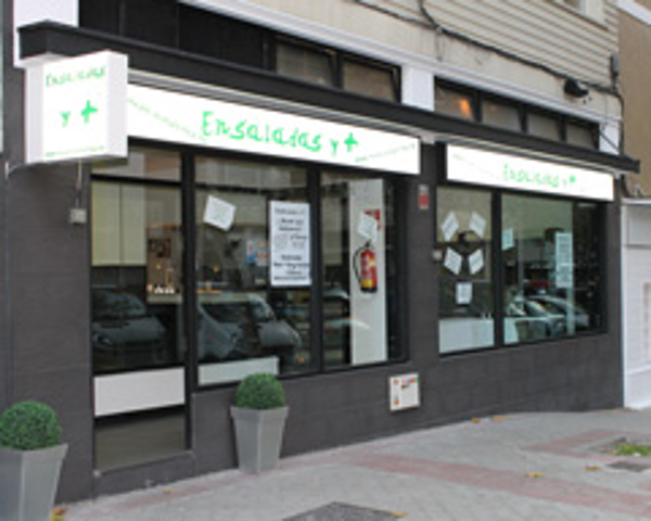 Revive Juice Bars firma un acuerdo con las franquicias Ensaladas y +