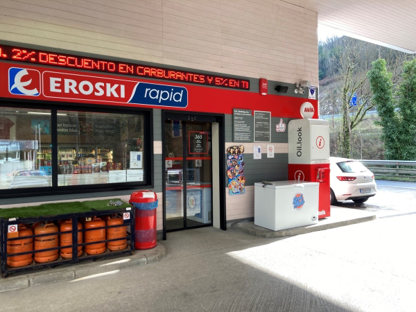 Eroski inaugura un nuevo supermercado franquicia con la enseña “Rapid” en la gasolinera Avia de Bergara