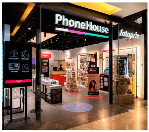 PhoneHouse completa el primer trimestre de 2023 con 100 franquicias con servicios Fotoprix