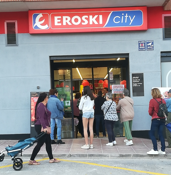 Eroski inaugura un nuevo supermercado franquiciado en la localidad valenciana de Buñol.