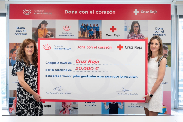 La Fundación Alain Afflelou dona a colectivos de Cruz Roja20.000 euros en gafas y audífonos.