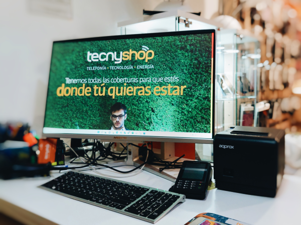 La franquicia Tecnyshop continúa su expansión con la firma de un nuevo punto de venta en Monovar, Alicante.