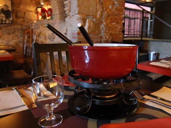 Fondue, la especialidad de las franquicias La Vedette que nos hace viajar a los Alpes