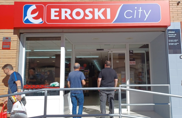 Eroski inaugura un nuevo supermercado franquiciado en la localidad navarra de Castejón