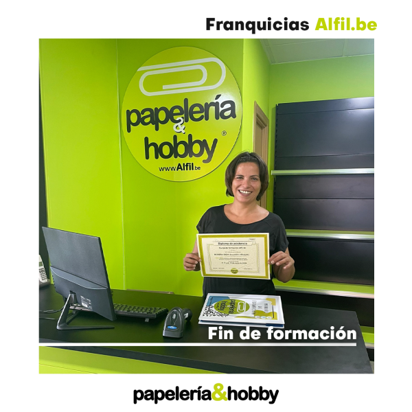 Papelería&Hobby Alfil.be celebra la finalización de formación de su nueva franquiciada en Seseña