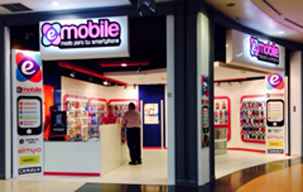 Emobile apertura en Madrid C/Cial H2O  su nuevo concepto de tienda “ FULL STORE ”