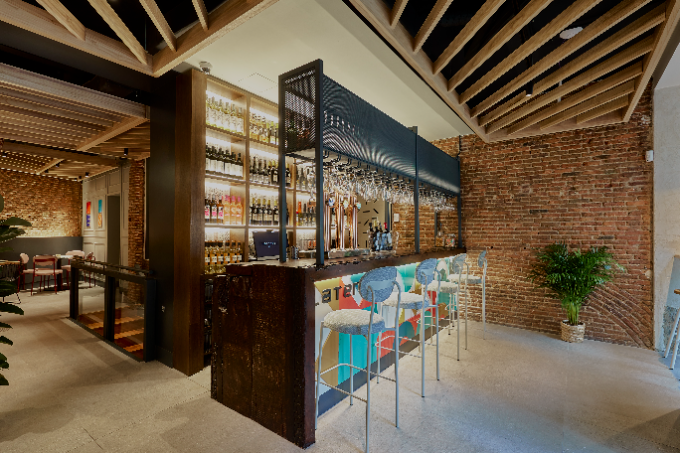 Lateral inicia su expansión también a través de franquicias.