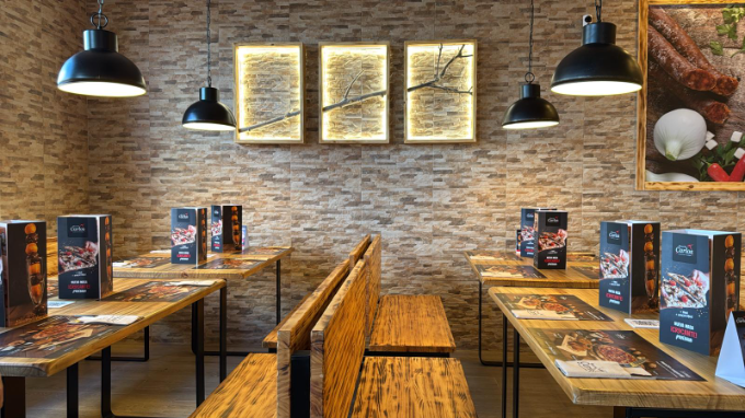 La franquicia Pizzerías Carlos abre en Don Benito, su cuarto local en Extremadura.