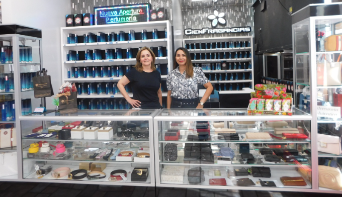 Nueva apertura de franquicia de Cien Fragancias en TEXAS (EEUU)