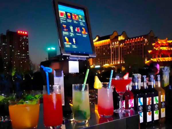 Italy Coffee Tea Store introduce en su franquicia el equipo de cocktels and dreams.