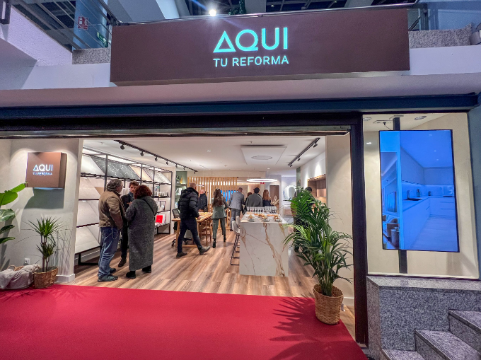 La franquicia Aquí tu Reforma firma un acuerdo con Carmila para expandir su presencia en sus centros comerciales