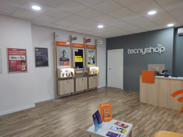 El acuerdo entre Tecnyshop y Sabadell franquicias, facilita la apertura de más tiendas.