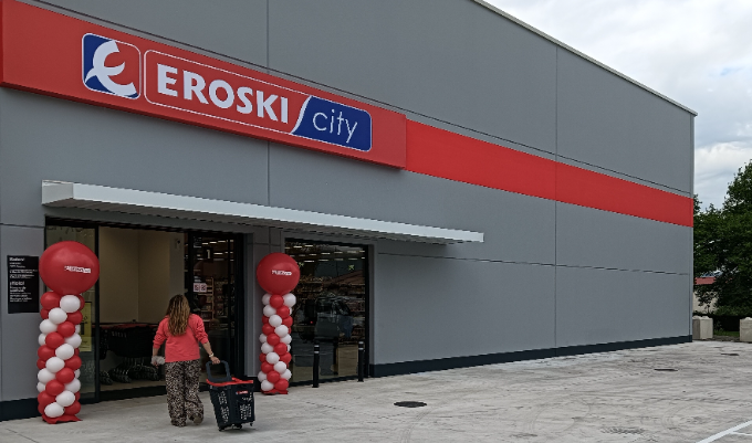 Eroski, franquicia de supermercados, inaugura un nuevo centro en la localidad navarra de Iraizotz