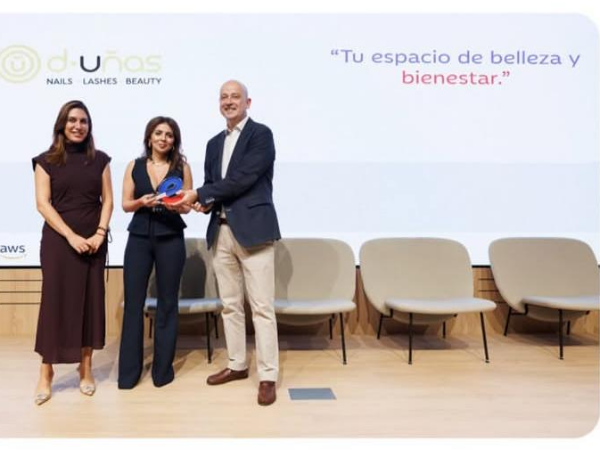 La franquicia d-uñas ganadora en la categoría de Internacionalización en los I Premios “Pymes que nos mueven”