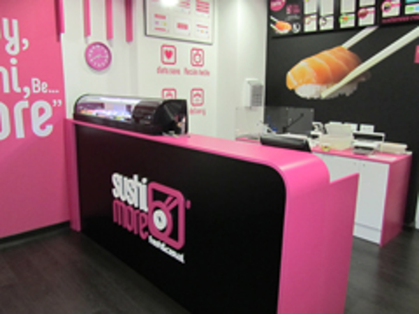 La nueva carta de las franquicias Sushimore ‘customiza’ tu bocado de sushi