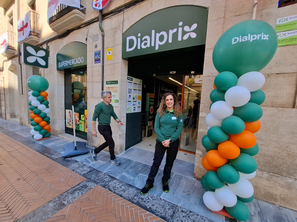 El modelo de franquicia Dialprix impulsa el emprendimiento y la conciliación en el nuevo supermercado de Alcoy