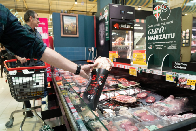 La franquicia Eroski supera los 500 millones de euros en compras de producto local vasco en 2025.