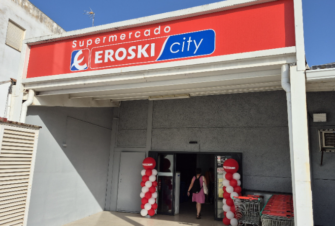 Eroski inaugura un nuevo supermercado franquiciado en Valencia del Ventoso, Badajoz