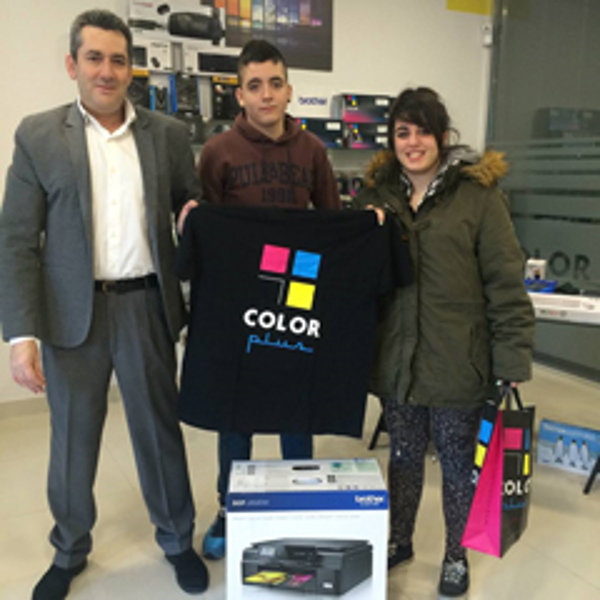 La franquicia Color Plus Valdemoro entrega los premios del concurso de fotografía