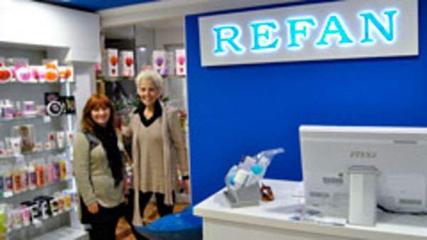 Santander ya cuenta con una franquicia de perfumes Refan