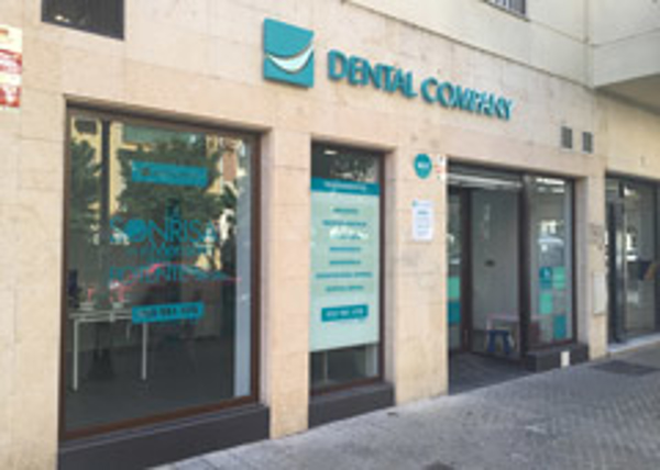 Dental Company abre una franquicia en la ciudad sevillana de Camas