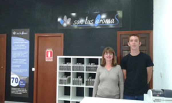 Un joven emprendedor se pone al frente de la franquicia Son Tus Aromas abierta en Fuenlabrada