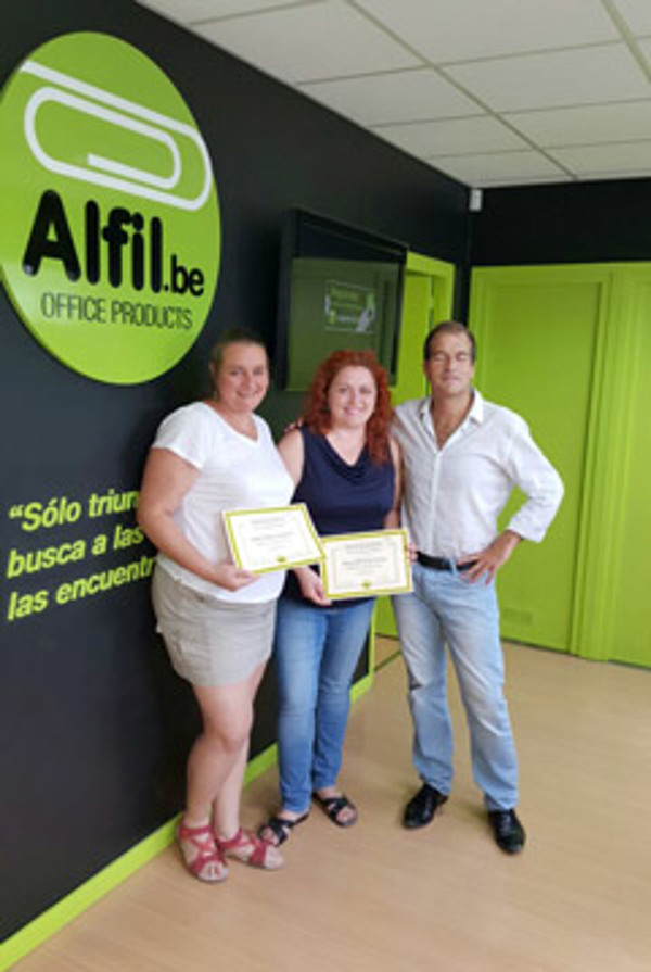 La red de franquicias Papeleria & Hobby Alfil.be finaliza la formación Alfil.be Villarreal