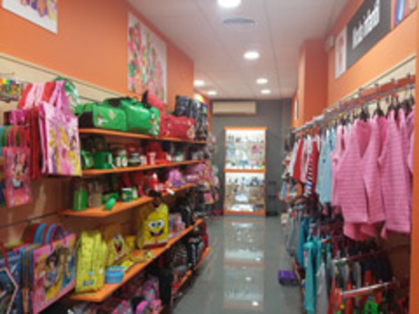La red de franquicias Bluster Store crece en Sevilla