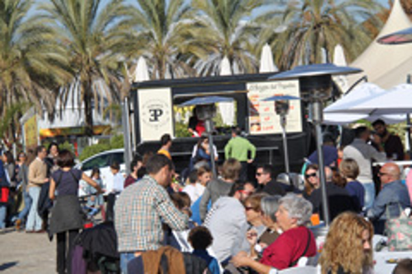 Gran acogida de la franquicia Taberna El Papelón en Callejeando Food Fest Sevilla