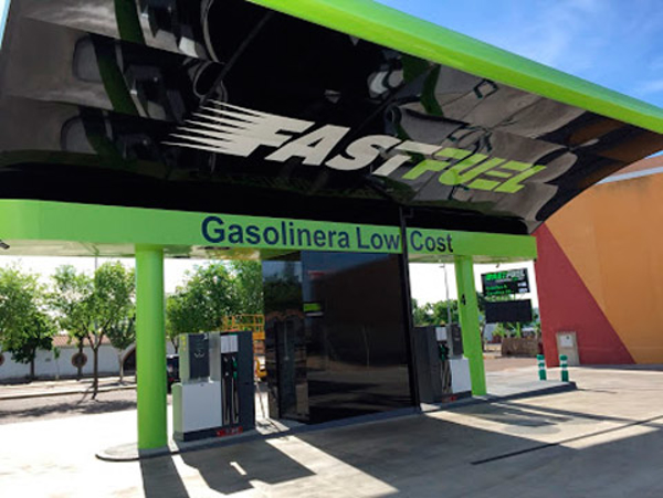 Fast Fuel, la gasolinera low cost extremeña, se expande como franquicia