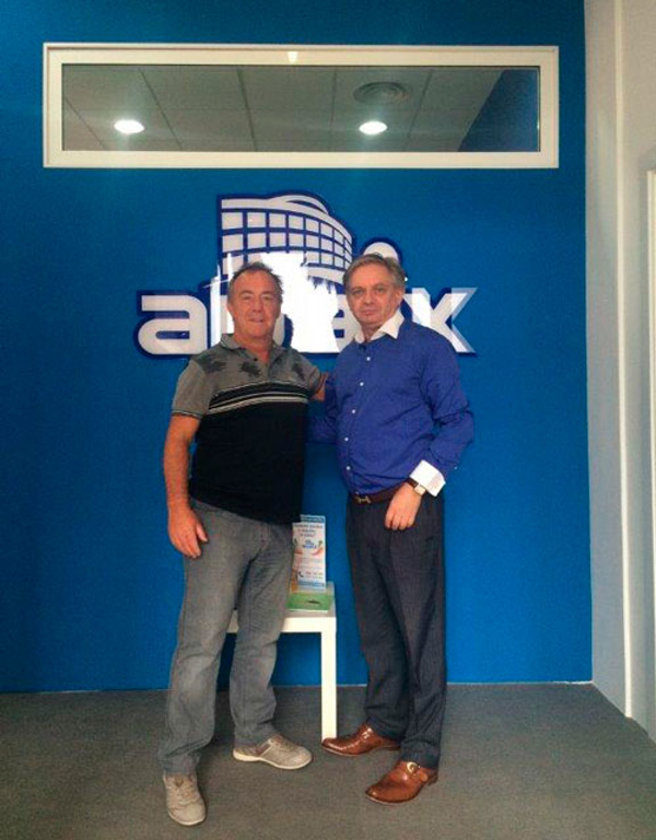 El Vice CEO de Adaix Group Asia visita las instalaciones de la central de las franquicias Grupo Adaix