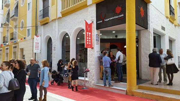 Lugar del Vino continúa su crecimiento con la nueva inauguración de su franquicia en Lorca