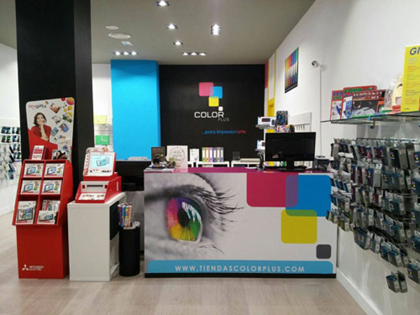 La nueva franquicia Color Plus Bilbao Centro abre sus puertas