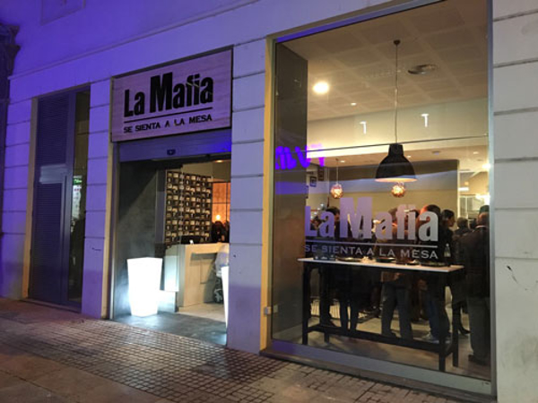 Acogedora inauguración en la franquicia La Mafia se sienta a la mesa de Tenerife