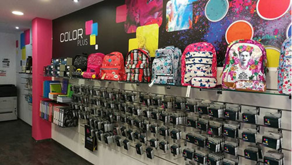 Color Plus Paterna abre las puertas de su franquicia al público