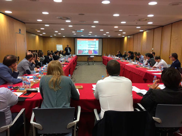 La red de franquicias akiwifi representa a los operadores inalámbricos ante la Unión Europea