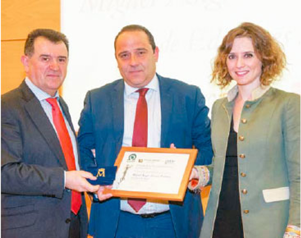 Ediciones Serca S.L., editora de la franquicia Ayer&hoy, recibe el galardón a la mejor publicación gratuita en la XII edición de Premios AEEPP