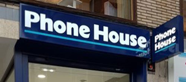 En la franquicia Phone House los operadores regalan gigas extra para que no te quedes sin datos durante el verano